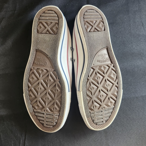 Converse White Canvas Sneakers with Red Trim - Picture 3 of 6